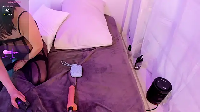 Samaraa Smith online show from 10-11-25, 01:09