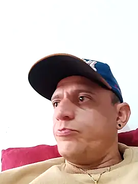 Snapshot of leon8013A chatting on 09-11-25, 12:38 leon8013A online show from 09-11-25, 12:38