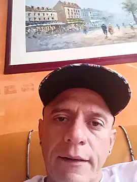 Snapshot of leon8013A chatting on 11-15-25, 02:02 leon8013A online show from 11-15-25, 02:02