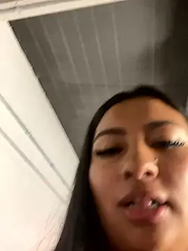 Snapshot of Issa_Santana chatting on 01-09-26, 03:15 Issa Santana online show from 01-09-26, 03:15