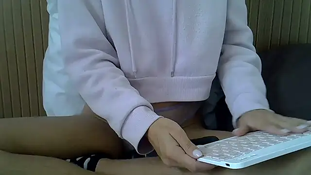 AnaLuxJulia online show from 04-14-26, 02:34