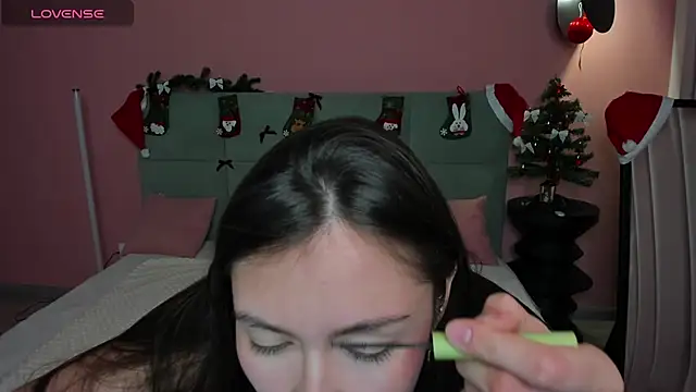 Tina Porter online show from 12-17-25, 01:33