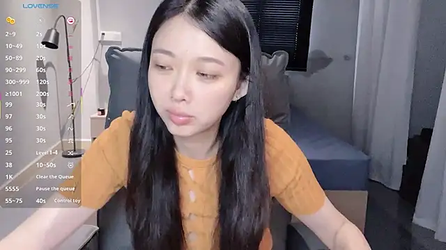 NiNi-baby520 online show from 10-05-25, 07:17