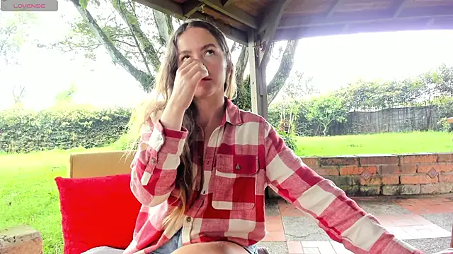 Angiehuston1 online show from 04-17-26, 03:04