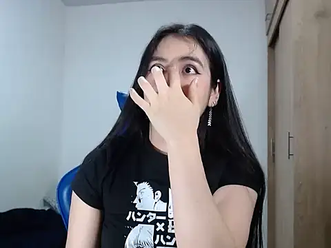 Snapshot of EloiseJun chatting on 01-07-26, 04:15 EloiseJun online show from 01-07-26, 04:15