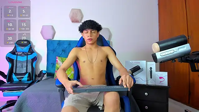 Snapshot of _taylor_black chatting on 09-24-25, 09:07  taylor black online show from 09-24-25, 09:07