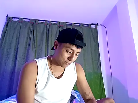 Snapshot of dereck14c chatting on 01-12-26, 10:59 dereck14c online show from 01-12-26, 10:59