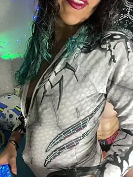 Snapshot of puepleholly chatting on 02-14-26, 12:29 puepleholly online show from 02-14-26, 12:29