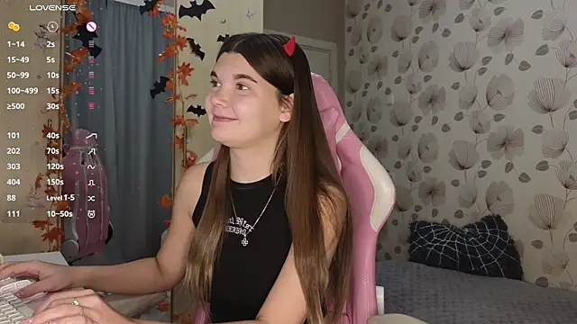  cute ice online show from 10-31-25, 06:14