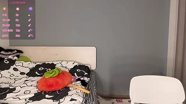 Kittenfishing online show from 10-08-25, 08:12