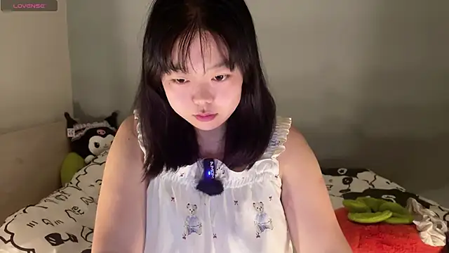 Kittenfishing online show from 10-21-25, 04:30