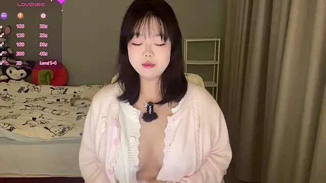 Kittenfishing online show from 11-02-25, 01:13