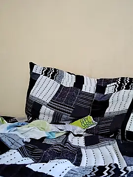 Snapshot of La_Cosita_69 chatting on 10-17-25, 02:19 La Cosita 69 online show from 10-17-25, 02:19