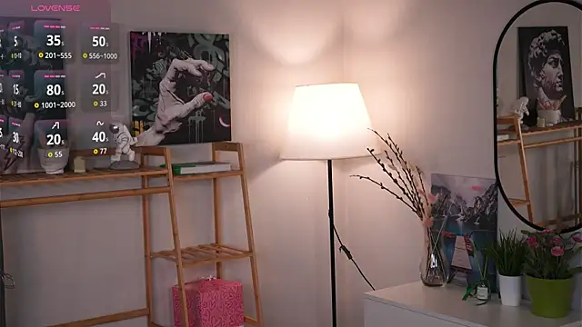 MoiraEger online show from 09-25-25, 05:05