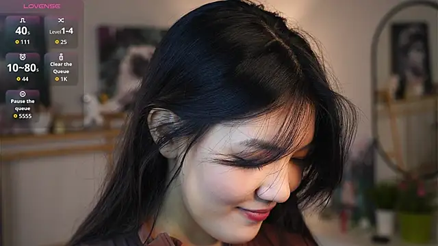 MoiraEger online show from 09-26-25, 05:06