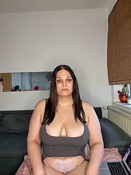 Katherine Leyla online show from 05-27-26, 07:00