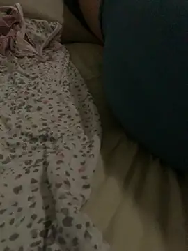 Snapshot of gabiluxe69 chatting on 03-10-26, 08:47 gabiluxe69 online show from 03-10-26, 08:47