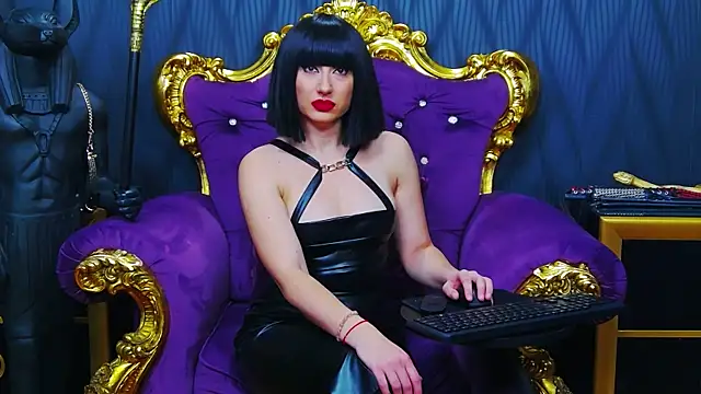 LaraMaeve online show from 10-24-25, 04:42