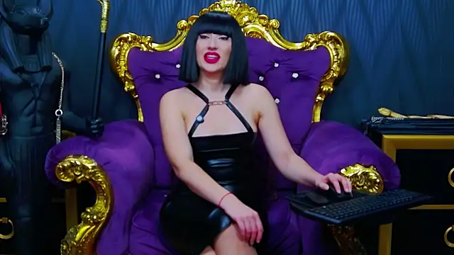 LaraMaeve online show from 12-15-25, 06:39