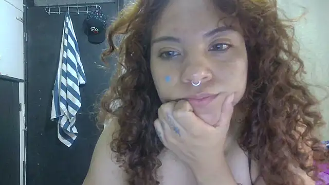 Snapshot of VioletV chatting on 05-22-26, 12:40 VioletV online show from 05-22-26, 12:40