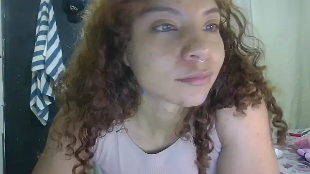 Snapshot of VioletV chatting on 06-03-26, 12:46 VioletV online show from 06-03-26, 12:46