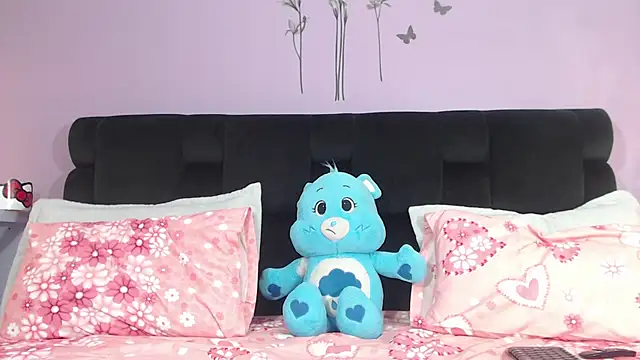 KendallWings online show from 10-23-25, 06:17