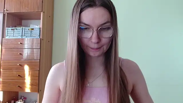 LooveELLYx online show from 04-21-26, 02:45