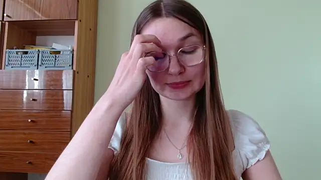 LooveELLYx online show from 04-23-26, 12:29