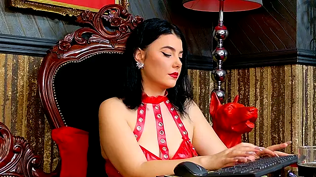 Snapshot of MistressEly chatting on 11-17-25, 11:38 MistressEly online show from 11-17-25, 11:38