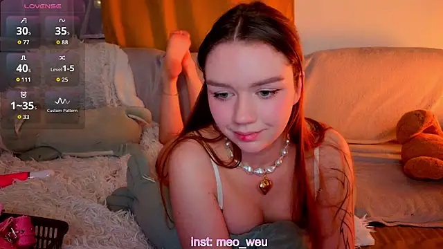 Snapshot of Jiaalisaa chatting on 10-17-25, 05:37 Jiaalisaa online show from 10-17-25, 05:37