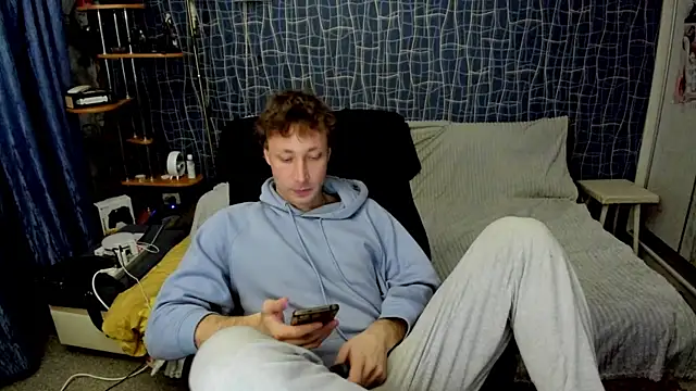 CuteBoy228 online show from 05-15-26, 09:11