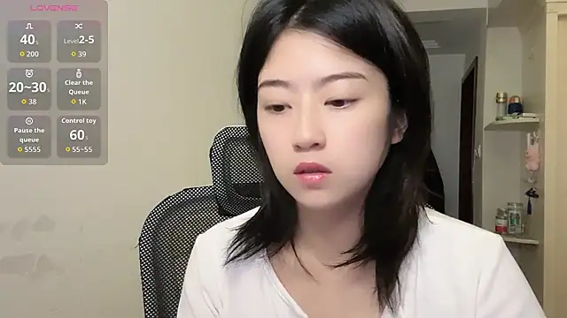 Olivia-l online show from 11-17-25, 12:00