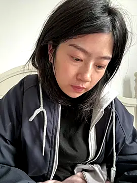 Olivia-l online show from 11-26-25, 05:30