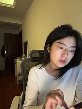 Olivia-l online show from 12-01-25, 12:21