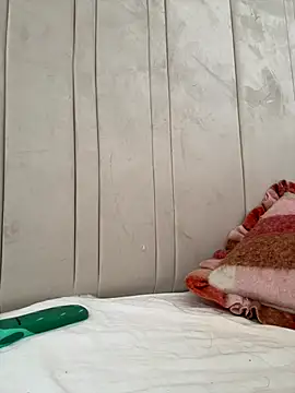 Snapshot of Desire-XOXOX chatting on 09-19-25, 02:18 Desire-XOXOX online show from 09-19-25, 02:18