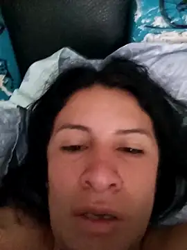 Snapshot of karinnahotdirty chatting on 12-18-25, 02:23 karinnahotdirty online show from 12-18-25, 02:23