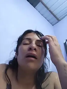 Snapshot of karinnahotdirty chatting on 06-11-26, 12:32 karinnahotdirty online show from 06-11-26, 12:32