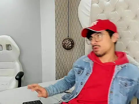 BryCams3 online show from 09-16-25, 01:17