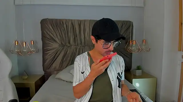 BryCams3 online show from 09-20-25, 03:40