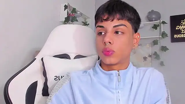 Thomas wil online show from 11-15-25, 03:26