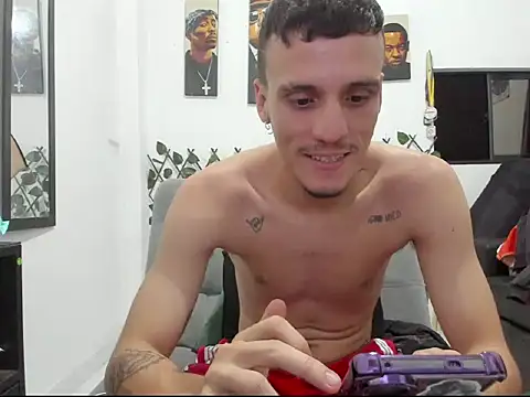 Snapshot of Latins_Boss chatting on 05-11-26, 12:16 Latins Boss online show from 05-11-26, 12:16