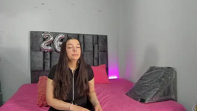 Esmeraldaa- online show from 03-24-26, 07:24