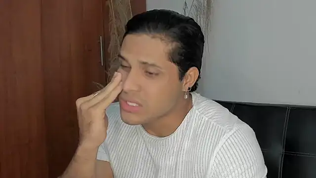 Snapshot of Evansdark1 chatting on 10-04-25, 03:15 Evansdark1 online show from 10-04-25, 03:15