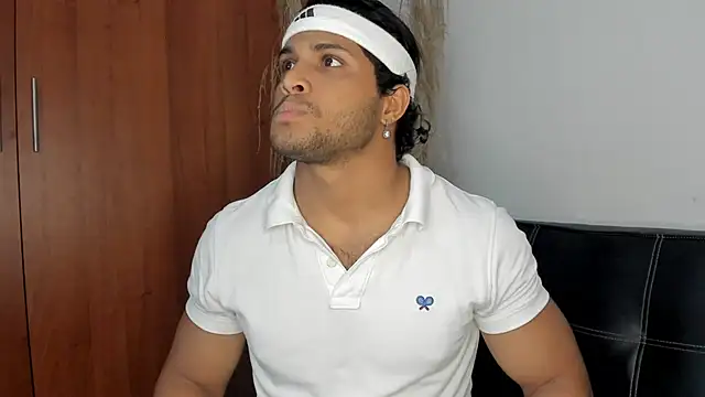 Snapshot of Evansdark1 chatting on 11-20-25, 10:42 Evansdark1 online show from 11-20-25, 10:42