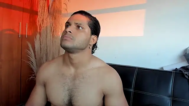 Snapshot of Evansdark1 chatting on 11-25-25, 10:32 Evansdark1 online show from 11-25-25, 10:32