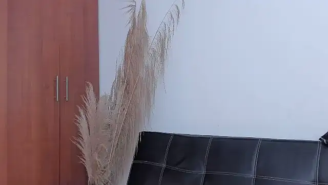 Snapshot of Evansdark1 chatting on 12-14-25, 08:57 Evansdark1 online show from 12-14-25, 08:57