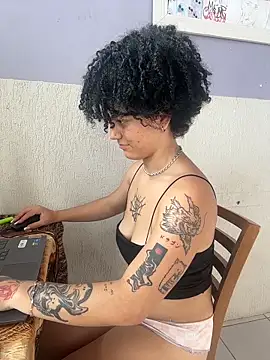 Snapshot of CamillyBlum chatting on 11-21-25, 07:56 CamillyBlum online show from 11-21-25, 07:56