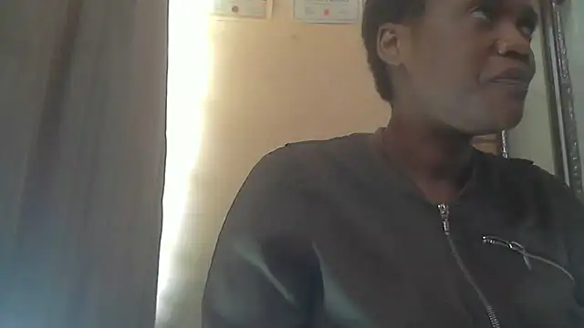 Snapshot of sexythae32 chatting on 12-23-25, 08:01 sexythae32 online show from 12-23-25, 08:01