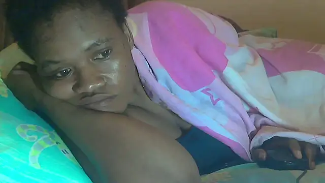 Snapshot of sexythae32 chatting on 01-10-26, 10:25 sexythae32 online show from 01-10-26, 10:25