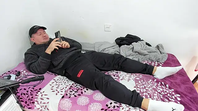 Snapshot of fuckynations chatting on 01-03-25, 11:57 fuckynations online show from 01-03-25, 11:57